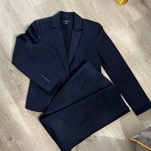 Ann Taylor ankle pant suit in navy blue
